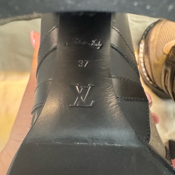 Louis Vuitton Women's Star trail monogram ankle boots size 37 - Picture 8 of 9